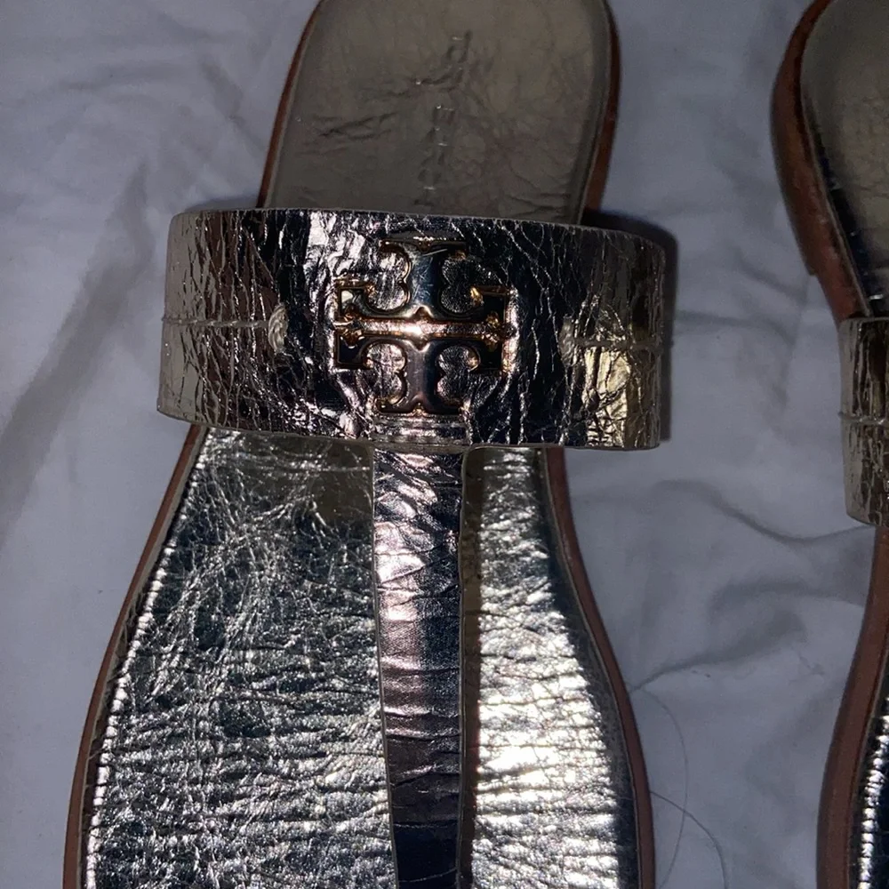 Like new Tory Burch Mini Everly Flat Sandal gold slim